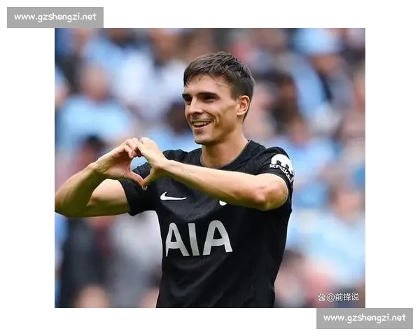 莱比锡锁定埃利奥特替代西蒙斯,红军标价 4000 万英镑